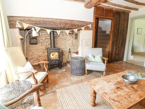 Cottage | Property grounds