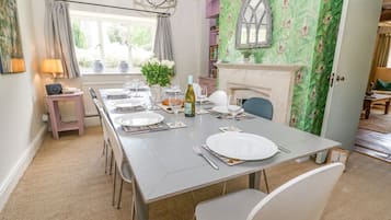 Cottage | Interior