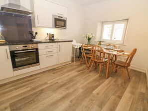 Cottage | Private kitchen - The Apartment (Cheltenham)