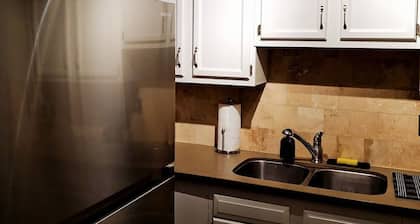 Studio walking distance to Stadium & Nightlife!