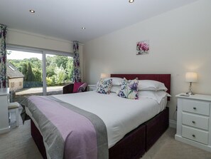 4 ห้องนอน, ห้องพักตกแต่งอย่างมีเอกลักษณ์, ตกแต่งพิเศษโดยเฉพาะ, Wi-Fi ฟรี