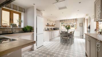 Cottage | Interior
