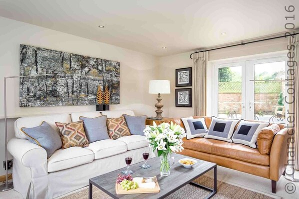 Cottage | Interior