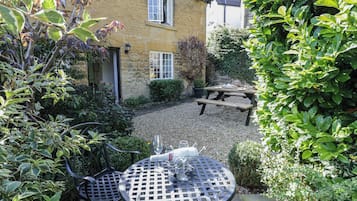 Cottage | Interior