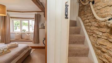 Cottage | 3 bedrooms, individually decorated, individually furnished, free WiFi