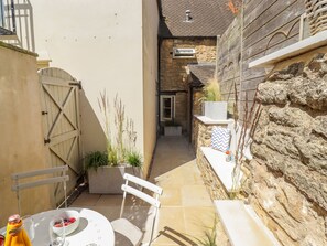 Cottage | Interior