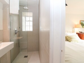 Ferienhaus | Badezimmer | Dusche, Haartrockner