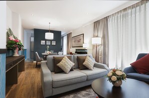 LED TV - Somerset City Centre Atyrau (Atyrau)