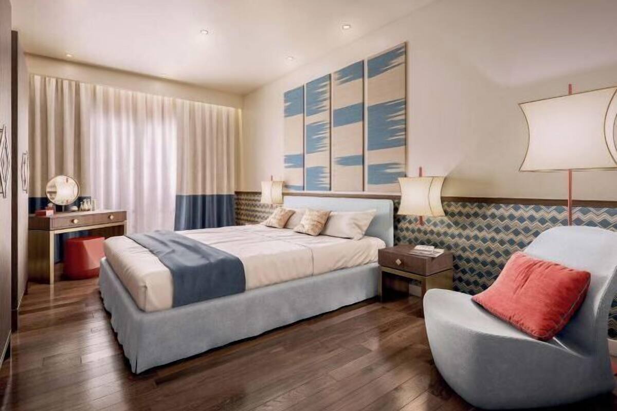 2 bedrooms, premium bedding, in-room safe, desk