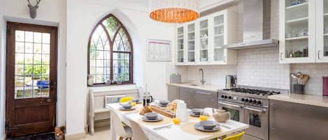 Casa de campo | Cozinha privada | Geladeira, lava-louças, chaleira elétrica, torradeira