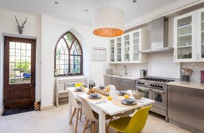Cottage | Cuisine privée | Réfrigérateur, lave-vaisselle, bouilloire électrique, grille-pain