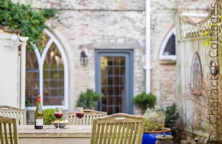 Cottage | Balcony. Little Culver
