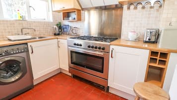 Casa de campo | Cozinha privada | Geladeira, chaleira elétrica, torradeira