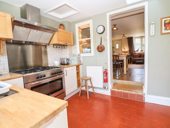 Casa rural | Cuina privada | Utensilis de cuina, vaixella i coberteria