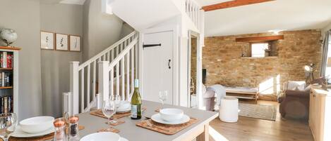 Cottage | Dining