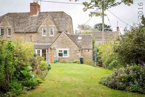 Cottage | Interior - Swan View (Lechlade)