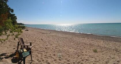 Beach Life Cottage by Grand Bend: A Modern Retreat Just Steps to the Beach!