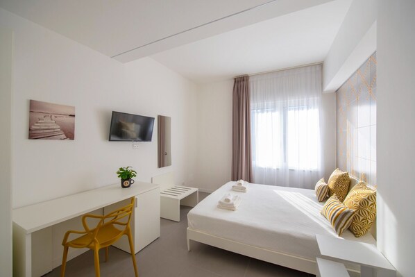 Habitación estándar doble, baño privado, vistas a la ciudad