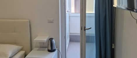 Singola Basic, bagno privato, vista cortile