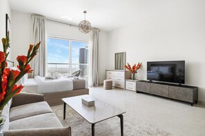 Studio Premium (with Kitchen and Balcony) | Két bảo mật tại phòng, trang trí khác biệt 