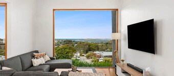 Mariners Retreat Unrivalled Ocean and River Views