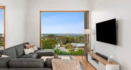 Mariners Retreat Unrivalled Ocean and River Views