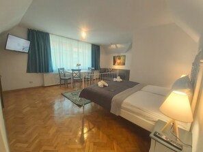 1 bedroom, WiFi - Tampa View - one-bedroom apartment in center of Brasov (Brașov)