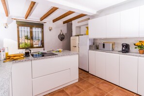 Réfrigérateur, micro-ondes, four, lave-vaisselle