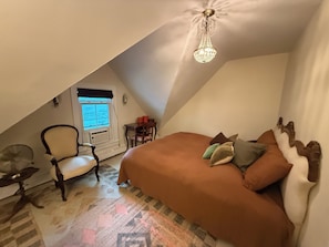1 habitación, escritorio, tabla de planchar con plancha y wifi gratis