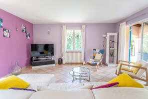 3 habitaciones, tabla de planchar con plancha y wifi gratis 