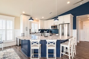 Réfrigérateur, micro-ondes, four, lave-vaisselle