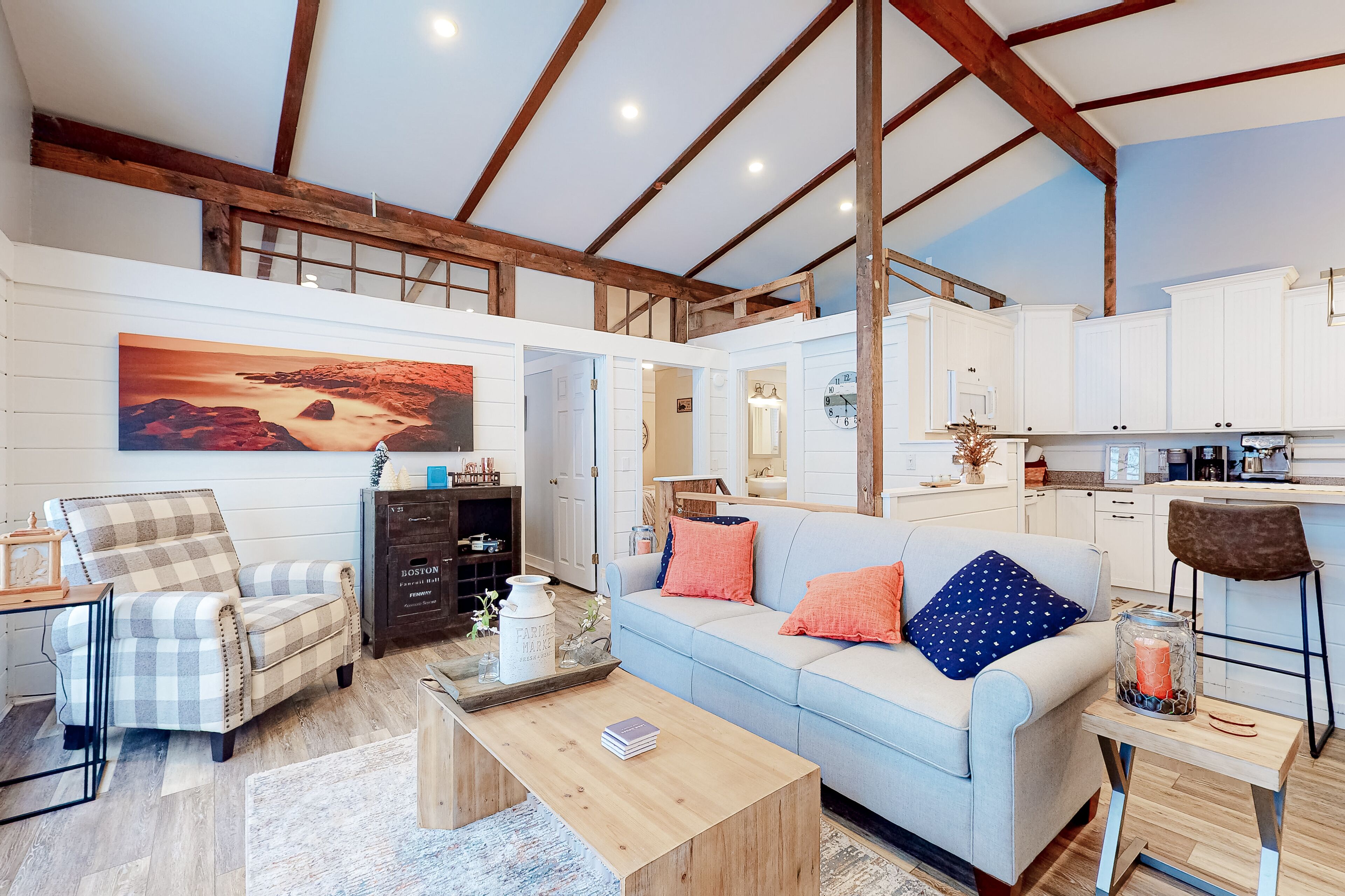 Stunning lakefront retreat with dock, fast WiFi, & firepit - dogs OK