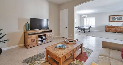 10 min to Bell Bank Park, 5 min to Eastmark, Hiking, and Activities!