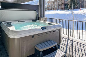 Baignoire à remous extérieure