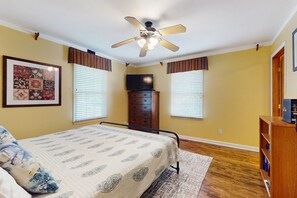 3 habitaciones, tabla de planchar con plancha, wifi y ropa de cama