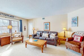 TV, caminetto, lettore DVD