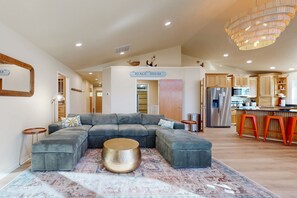 电视、壁炉、桌上足球