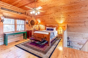 2 bedrooms, iron/ironing board, internet, bed sheets