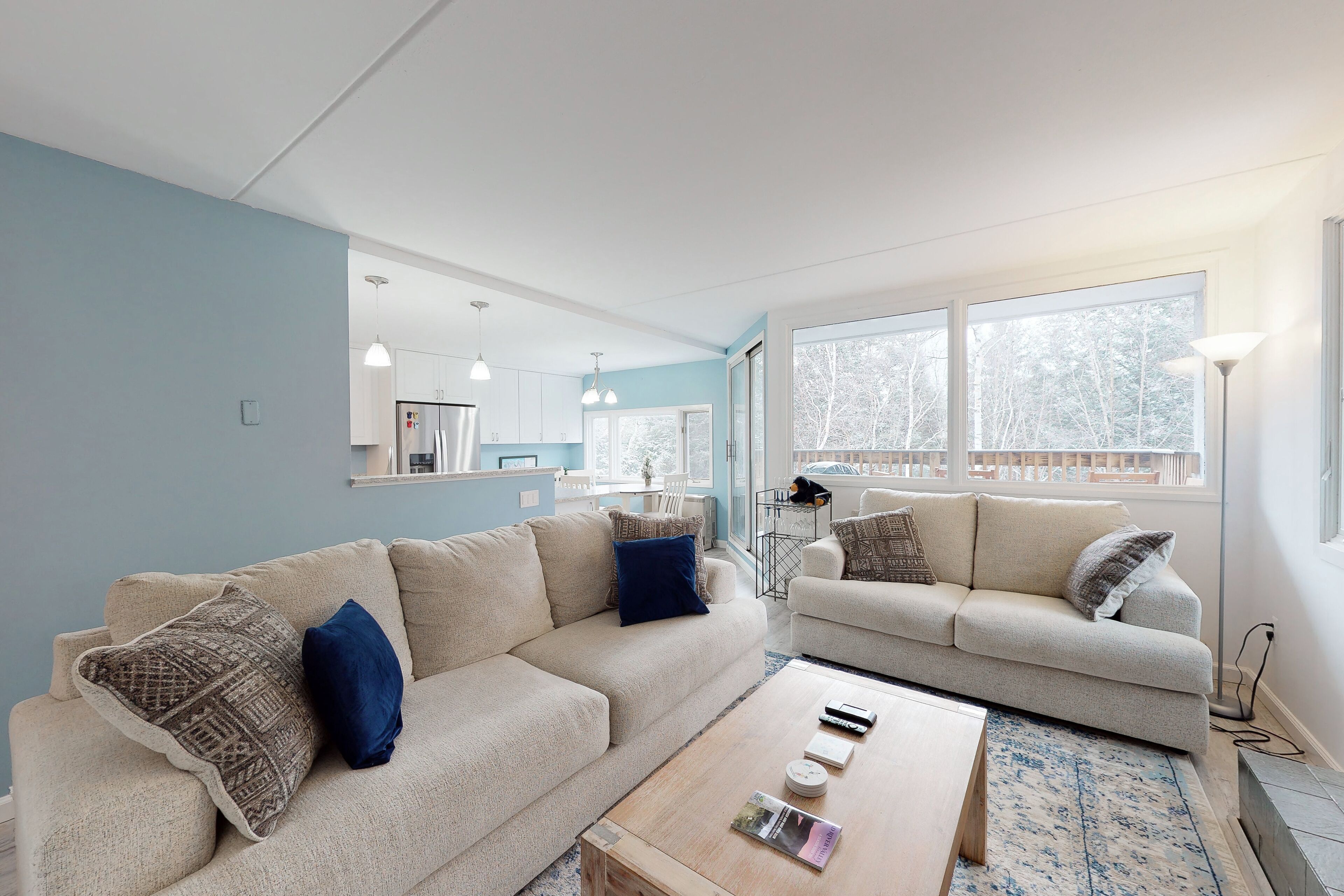Bright, mountain escape  with pool, hot tub, fireplace, modern kitchen & balcony
