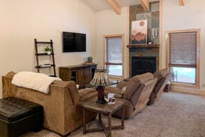 Télévision, cheminée