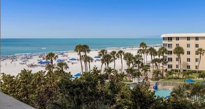 PALM BAY 5th floor ON THE BEACH
Sunsets from the open lanai, Two Queen beds.