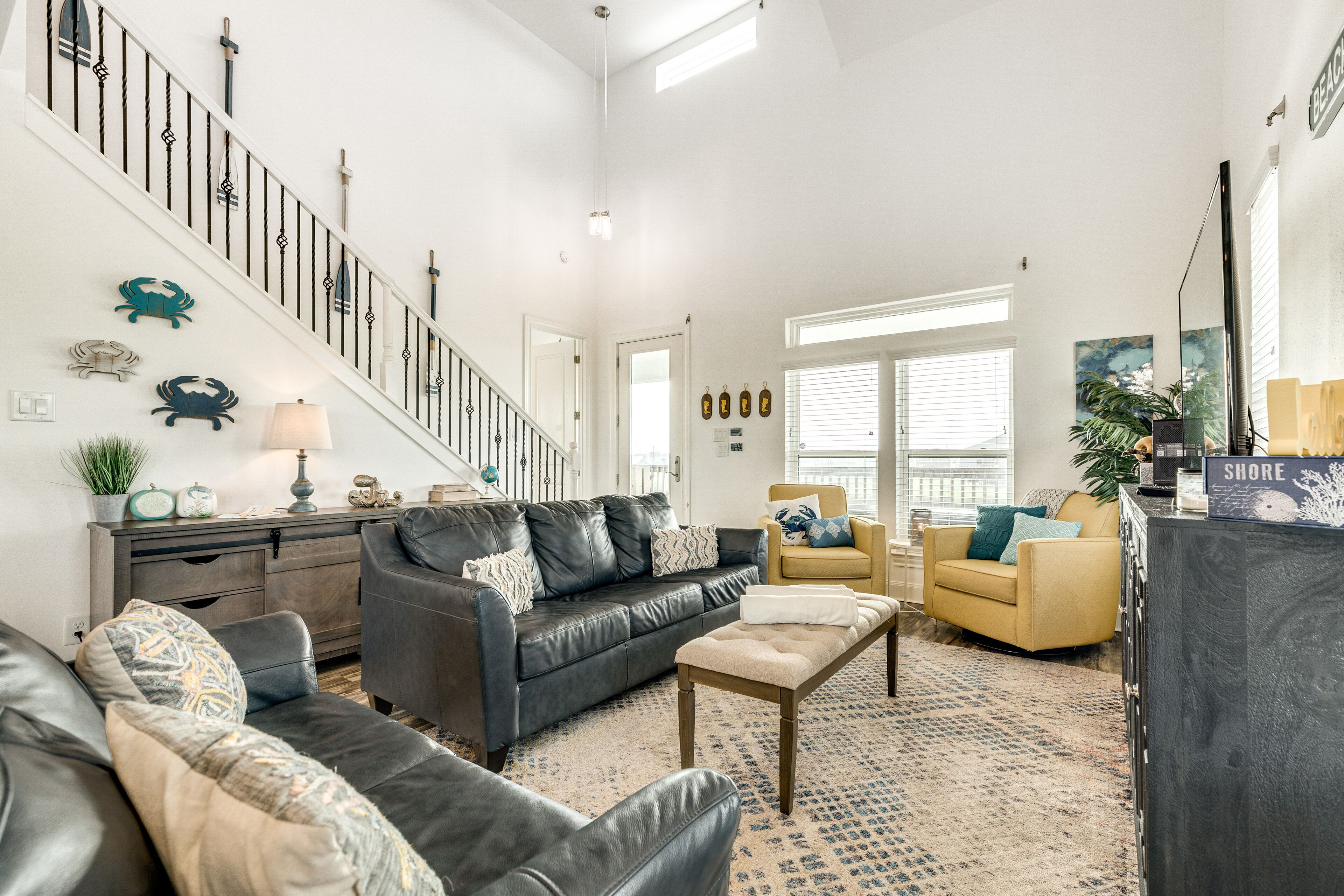 Snowbird-Friendly Gem with Water Views, Deck, Central AC, & Fast WiFi - Dogs Ok