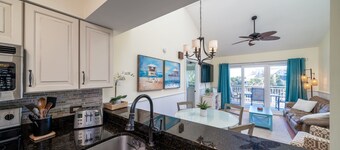 Incredible 2nd Floor, Ocean View Atrium!  Sleeps 6! Dog Friendly! Amenity access included