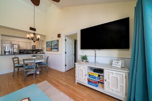 Interior - Incredible 2nd Floor, Ocean View Atrium!  Sleeps 6! Dog Friendly! Amenity access included (Seabrook Island)