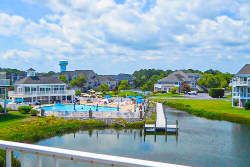 Bayville Shores 3-Story Townhome w/Balcony, Deck, Water Views, Shared Pool