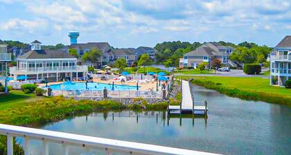 Bayville Shores 3-Story Townhome w/Balcony, Deck, Water Views, Shared Pool