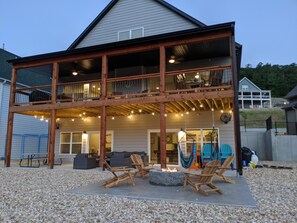Exterior - Livin' The Dream Lite- Indoor Pool! Huge Spaces Game Area - HOT Tub!! (Branson)