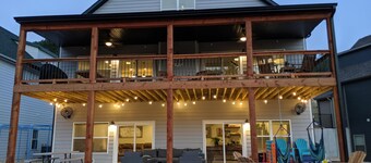 Livin' The Dream Lite- Indoor Pool! Huge Spaces Game Area - HOT Tub!!