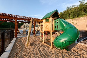 Hus (Livin' The Dream Lite- INDOOR POOL! H) | Exteriör