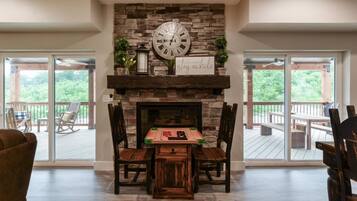 Casa (Livin' The Dream Lite- INDOOR POOL! H) | Exterior